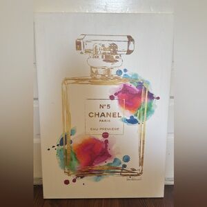 CHANEL No. 5 Eau Premiere with Vibrant Accents